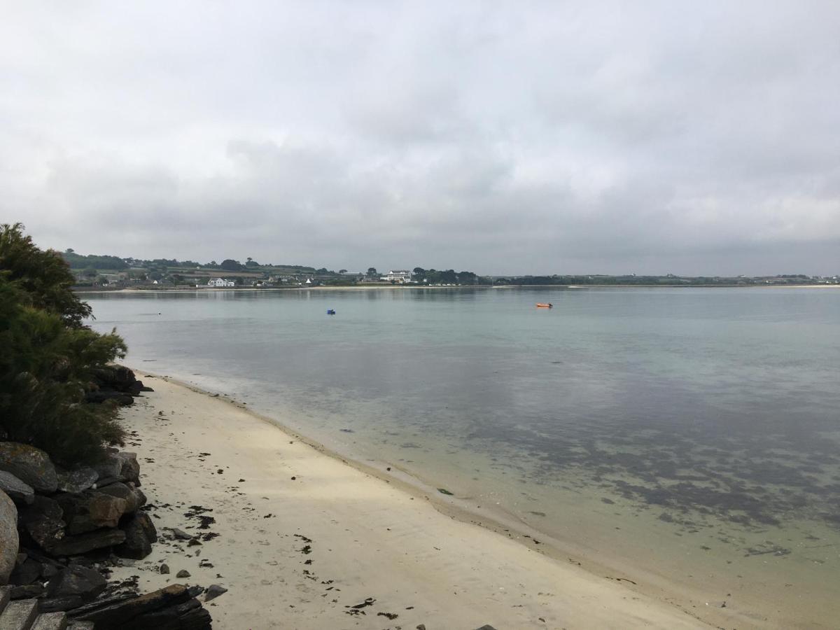 Maison Les Pieds Dans L Eau Roscoff Exterior photo