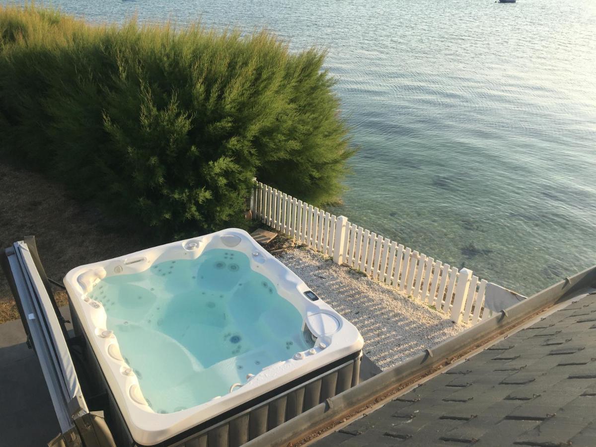 Maison Les Pieds Dans L Eau Roscoff Exterior photo